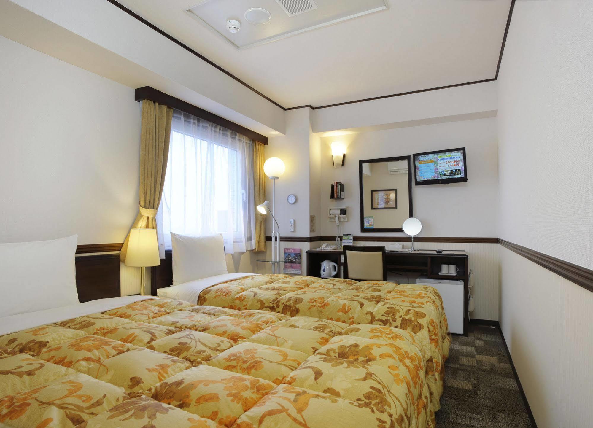 Toyoko Inn Aizuwakamatsu Ekimae Экстерьер фото